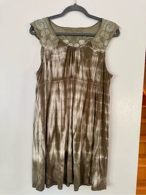 Devoted Earthy Brown Tie-Dye Boho Tunic Dress with Crochet Lace Bib – Size M